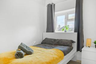 isimi luxurious 4 bed Modern House. Derby - 3