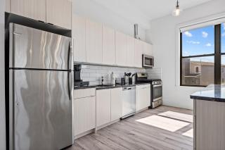 Expansive 3BR with Pool Table - Easy Access to NYC - Kearny - 9