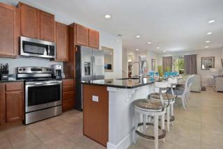 Spacious Vacation Home with Private Pool 76 - Orlando - 0