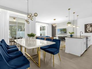 Townhouse with themed rooms and pool in a resort - 0