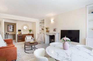 South Kensington Luxury 2 Bedroom Apartment - 8
