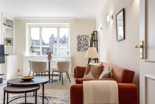 South Kensington Luxury 2 Bedroom Apartment - 3