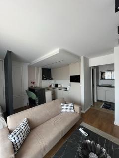 The Apartment 77 - Bijela - 4