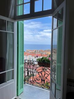 Apartment with sea view & spacious terrace - 7