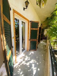 Costa’s Steak House apartment - 3