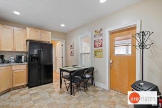 Downtown Holland Charmer - 4