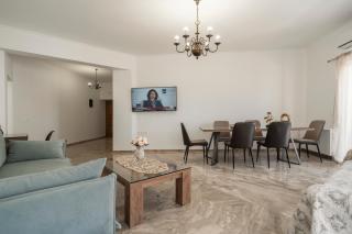 NEON 2BR Luxurious Central Apt Heraklion - Heraklio - 5