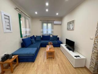 Lori Apartament!! - - 6