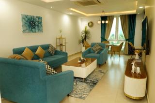 Penthouse with balcony in GoldCrest DHA - 8