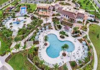 20-Guest Resort Home w HotTub-Pool-BBQ-Arcade - Kissimmee - 4