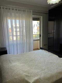 Beachfront Bliss Apartment - Durrës - 2