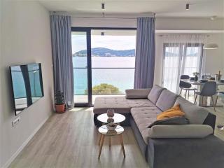 P1 Beachfront one bedroom apartment - Rogoznica - 0