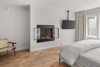 Dog Friendly Luxury Condo, Heated Pool Access - Stowe - 9