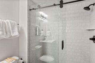 Dog Friendly Luxury Condo, Heated Pool Access - Stowe - 8