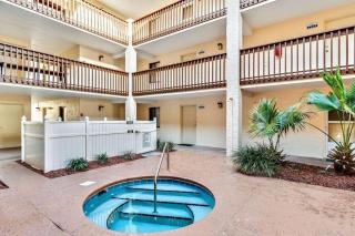 Beachside Retreat-Courtyard Villa-Beachside condo - Saint Augustine Beach - 3