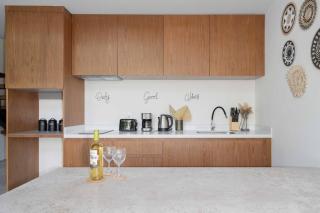 Moderno Loft Temple II A112 By Sandy Powerful - 1
