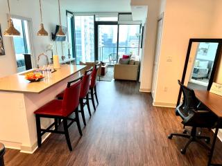 Ruby Getaway-Highrise, Balcony, Year-round Pool, City View! - Atlanta - 7