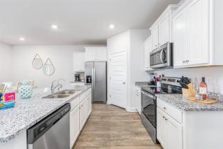 Luxe Beach House with BBQ Grill and Pool Access - Highland View - 1