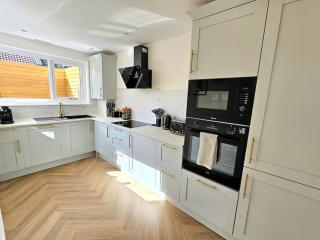 Newly Renovated Gem - Free Parking & Modern Comfort - Glasgow - 8