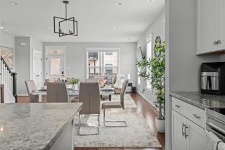 Richmond Gem, Free Parking, Quiet, Fenced,Walkable - 5