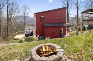 Swannanoa Serenity River Motif, Spa & Game Room - 7