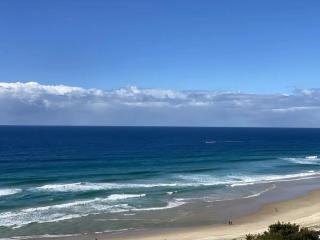 Absolute beachfront main beach Gold Coast - Gold Coast - 0