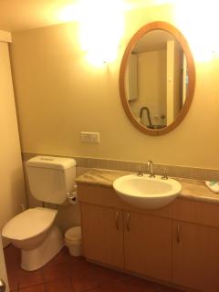 Comfortable units in CBD - Cairns - 4