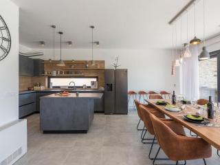 Modern holiday home in Novigrad with swimming pool - Bužinija - 6