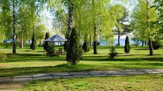 Дом для відпочинку, у парку, на березі моря - 1
