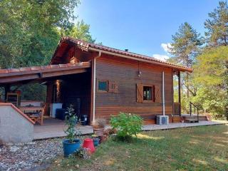 Chalet au milieu de la forêt avec lac à proximité - 4
