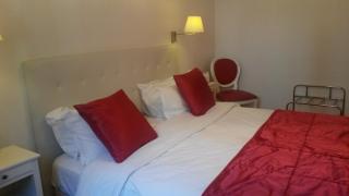 Kyriad Saumur Hyper Centre Hôtel, Appartements, Séminaires et SPA soins Sothys Paris - 2