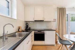 Studio 2 Parkside Apartments - 3
