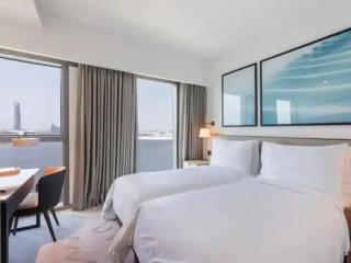 Stunning Burj Khalifa & Creek View - 4