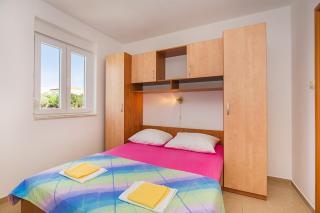 Apartments Sandra - Mandre - 4