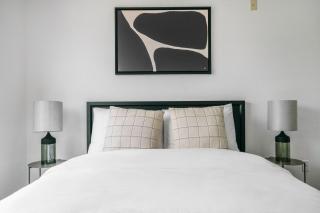 Blueground Gateway pool gym close to shops ATX-252 - 2