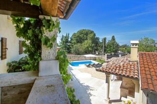 Villa Maria Tereza, exquisite villa, massage pool in a gorgeous garden - Tomišići - 2
