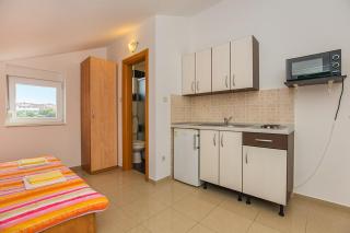 Apartments Sandra - Mandre - 1