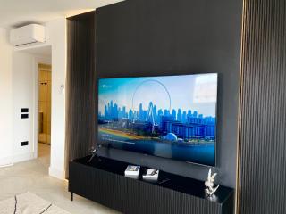 Luxurious High-End 2BR Penthouse - Terrace - Great view - Parking - Historical Centre - 3