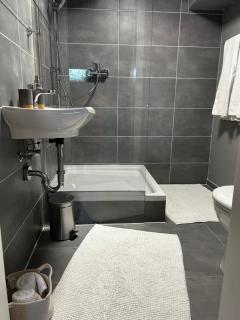 Guidos Place Souterrain Apartment - Weißenthurm - 4