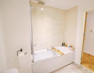 Pass the Keys New Modern, Central Jewellery Quarter Apartment - Birmingham - 2