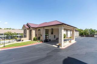 Super 8 by Wyndham Branson By Andy Williams Theatre - Branson - 8