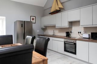 The guest wing at kylemore house - 3