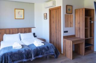 Monturiol Apartaments - 8