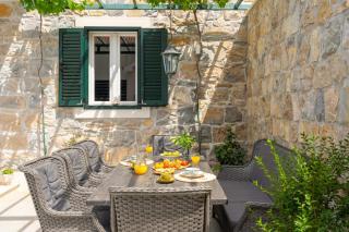 Villa Filipetti in Makarska center, 4 en-suite bedrooms charming stone house, heated private pool, 600m from beach - 1