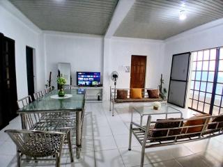 Lucky one transient 3mins walk from whart - 1