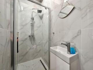 Budapest Synagogue Holiday 8PPL 2Br 2Bth - 5