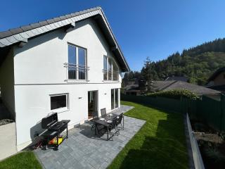 Wellness-Ferienhaus mit Dampfbad & Sauna am Nürburgring - Leimbach - 9