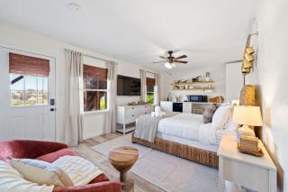 Charming Studio Retreat by Rather Be Properties - 1
