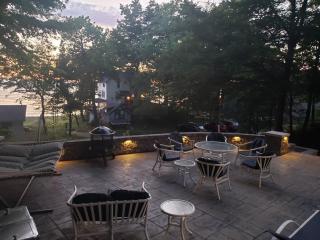 Beach View Cottage - On the Lake - 5