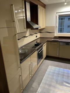 Graues Zimmer in Wohnung mit Balkon - Gelnhausen - 9